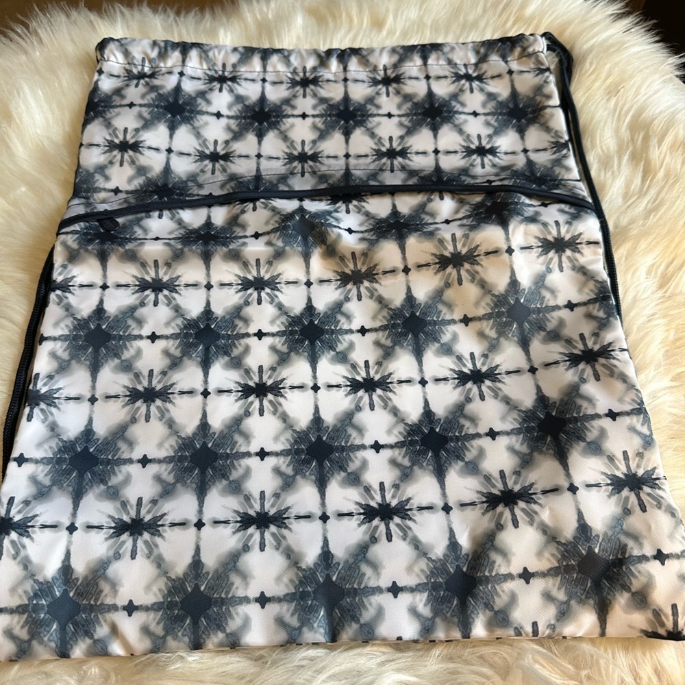 Thirty-One Black -blue and White Geometric bag